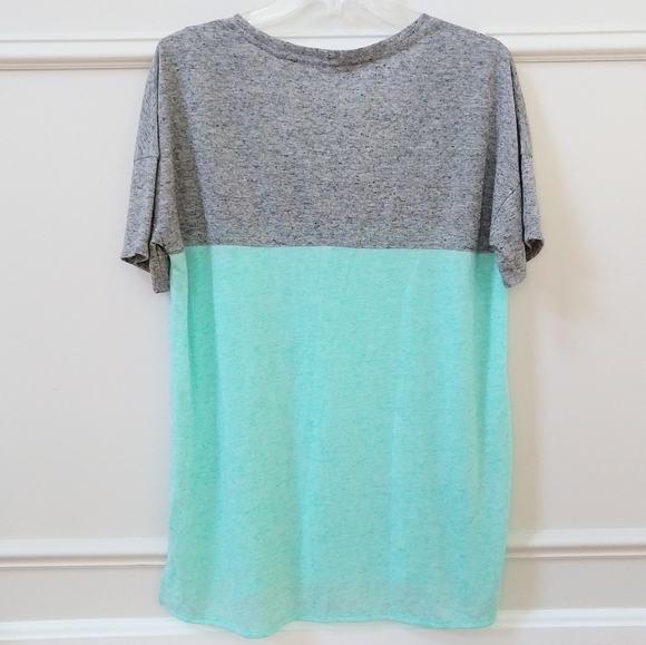 NWOT VS colorblock t-shirt - Picture 3 of 4